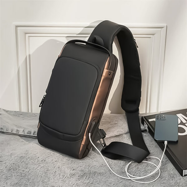 ⁦Portable Waterproof USB Bag شنطة ظهر كروس بودي  مضادة للماء⁩ - الصورة ⁦7⁩