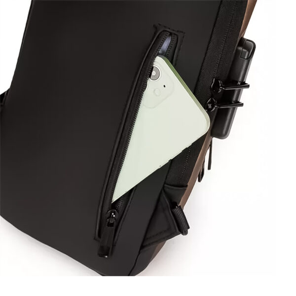 ⁦Portable Waterproof USB Bag شنطة ظهر كروس بودي  مضادة للماء⁩ - الصورة ⁦5⁩