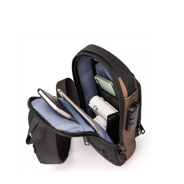 ⁦Portable Waterproof USB Bag شنطة ظهر كروس بودي  مضادة للماء⁩ - الصورة ⁦4⁩